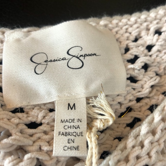 Very pretty cropped sweater. - Picture 6 of 6